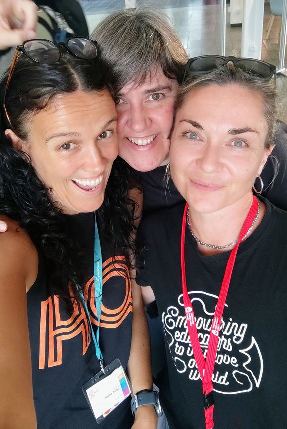 [Translate to English:] selfie von 3 Frauen