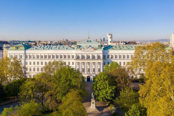 View of the main building of the TU Wien at Karlsplatz