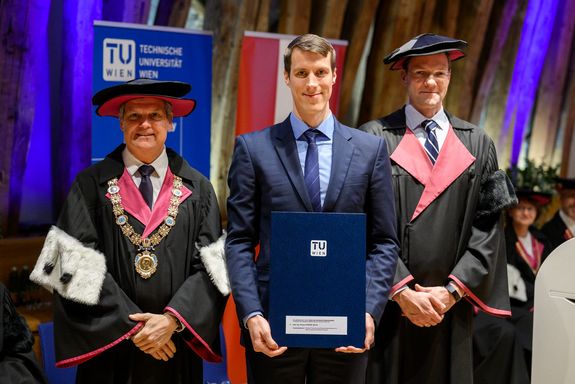 drei Männer stehend