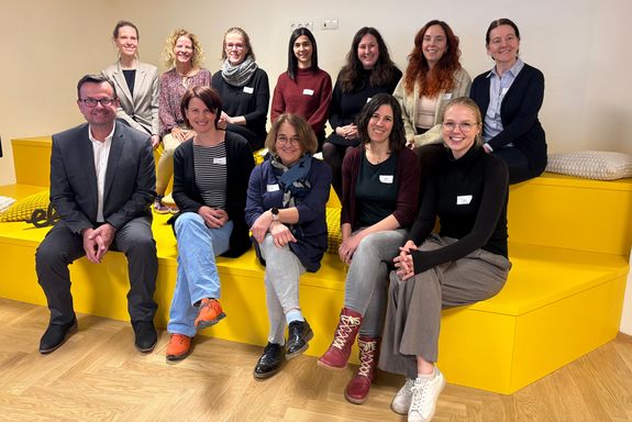 Gruppenfoto Innenaufnahme