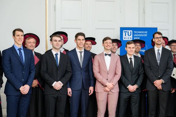 drei Männer stehend