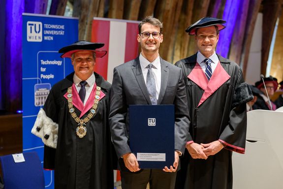 drei Männer stehend