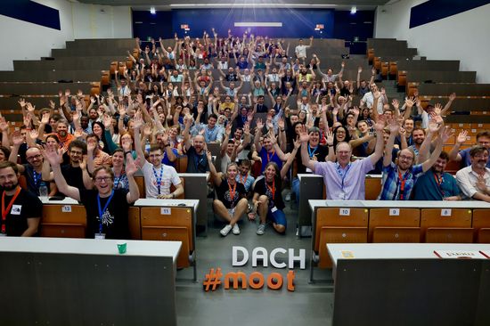 [Translate to English:] gruppenfoto moodle mood dach