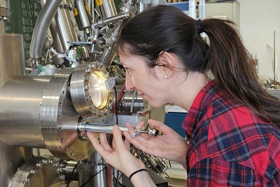 Wissenschaftlerin bei der Arbeit 