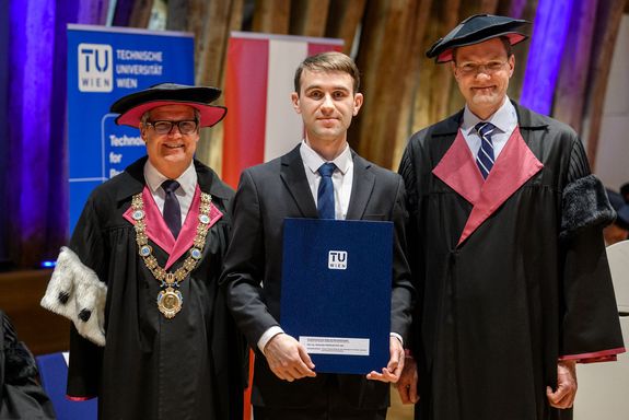 drei Männer stehend